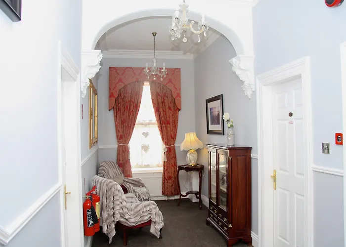 Egans House 3*
