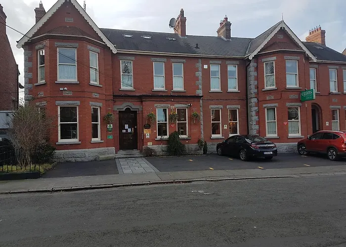 Egans House 3*