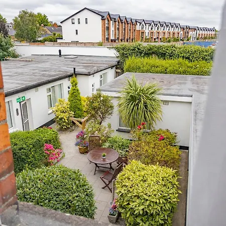 בית הארחה Egans House 3*