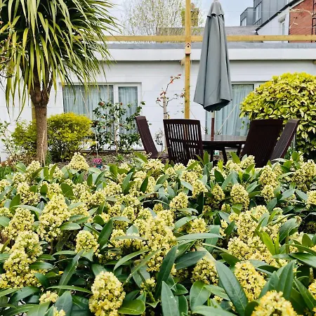 בית הארחה Egans House 3*