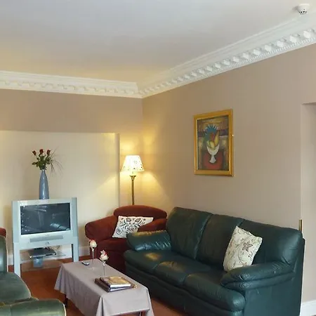 Pensión Egans House 3*