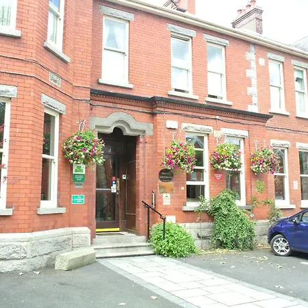 בית הארחה Egans House 3*